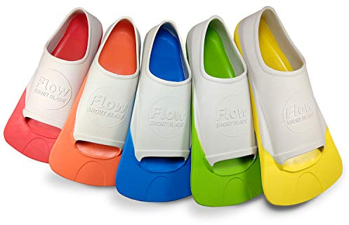 Flow Premium Rubber Short Blade Fins for Swim and Lap Training - Youth Sizes for Kids, Young Men, and Women (XS 3-5 (Blue))