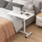 SOUNAY Beistelltisch Bett, C Form Beistelltisch Höhenverstellbar Mit Rollen aus Holz & Metall, Pflegetisch für Bett, Weiß Sofatisch Side Table für Couch, Wohnzimmer, Kleiner Sofa, 55x32cm