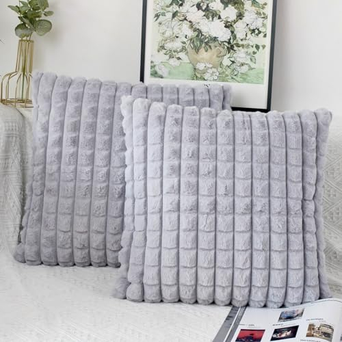 OYIMUA Silber Grau Kissenbezug 50x50 2er Set Flauschig Kuschelkissen Plüsch Kissenbezüge Dekokissen Weich Pelz Kissenhülle Luxus Sofakissen Quadratisch Deko Kissen
