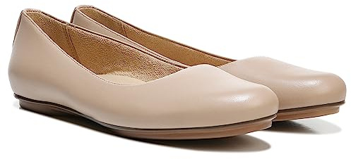 Naturalizer Maxwell Womens Leather Flat Loafers Walking Shoes for All-Day Comfort Medium Fit Creme Brulee UK 4