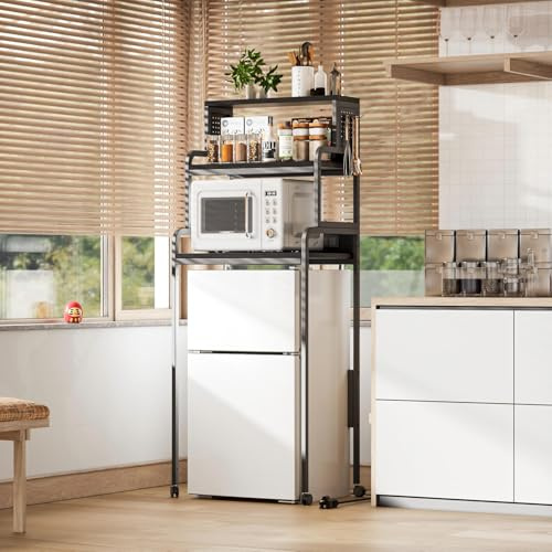 COCOLUCKY Supporto per mini frigorifero a 4 ripiani con contenitore, mini armadio per frigorifero con presa di corrente, rack per panettieri con ripiano portaoggetti, supporto per forno a microonde