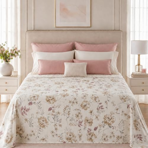 Clara Home Milano – Copriletto Matrimoniale in Piquet Pregiato, Fantasia Floreale e Geometrica, Misure Maxi, Coperta Letto Estiva Leggera e Traspirante (Alice Beige)