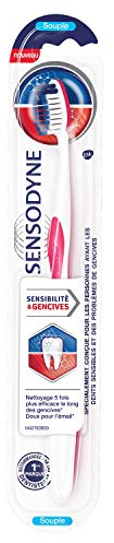 Sensodyne Spazzolino da denti Sensibilità e Gengive, Morbido, Per Denti Sensibili Senza Danneggiare Gengive, Colore Casuale
