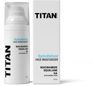 Titan HydroDefend Crema Facial Hombre con Niacinamida 4,5% y Péptidos – Hidratante 24h Acabado Mate, Ectoína Anti-Polución, Ceramidas y Ácido Hialurónico – Envase Airless 50ml, Hecho en España