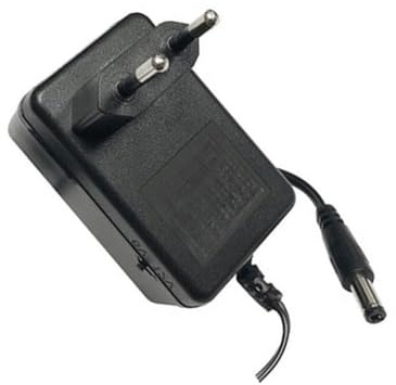 Caricabatteria di piombo 6/12VDC, ideale per caricare e mantenere batterie di auto e veicoli ricreativi.