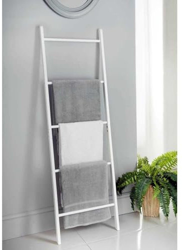 YORKSHIRE HOMEWARE 5 Rungs White Towel Ladder | Wooden Clothes Airer | Free Standing Towel Rack | Bathroom Towel Hanger | Wooden Blanket Ladder for Stylish Bathroom Organization