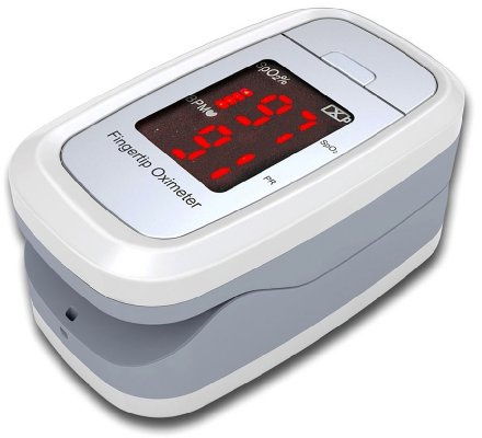 Oxigeno D2 - Oxímetro de pulso de dedo con muchos accesorios y pilas