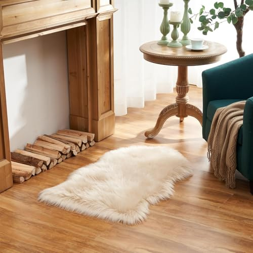 JXLOULAN Soft Fluffy Faux Sheepskin Rugs Beige 30x50 cm Faux Fur Area Rugs for Bedrooms Living Room Kids Rooms Decor