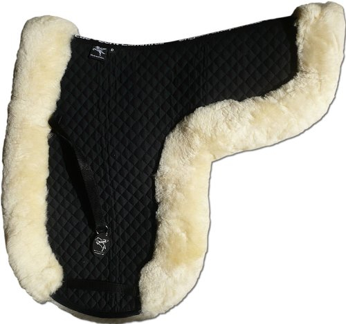 Engel Reitsport | SADEK4-D-SCH-SCH | Lammfell Satteldecke | Unterseite komplett gefüttert | Fellkranz rundherum | Dressur | Stoff schwarz Fell schwarz