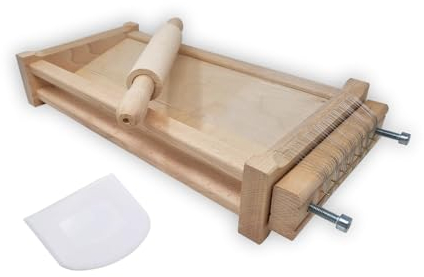 Orso Chef Chitarra Per Pasta Fresca Con Mattarello In Legno Spaghetti Fettuccine Tagliatelle Artigianale Abruzzese Con Spatola Tagliapasta Inclusa, Corde In Acciaio Inox - Made In Italy