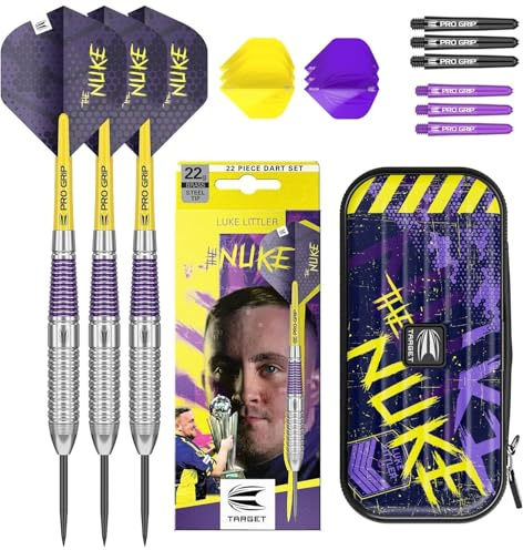 Target Darts Luke Littler Brass 22G Pointe en Acier Fléchettes Set 22G, The Nuke Player Édition Fléchette Set, Dart Vols et Arbres | Option avec Takoma Portefeuille Support Étuis avec Zip Lock Pouches