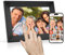 Frameo Cadre Photo numérique WiFi 8 Pouces, écran Tactile IPS 1280 * 800, partagez des Photos ou des vidéos Via l'application Frameo, pour la fête des mères