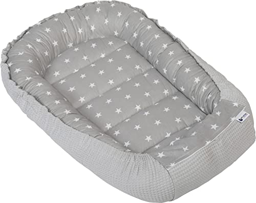 Medi Partners Babynest Nestchen für Neugeborene - 100x60x15 Babynestchen Baby zweiseitg Nest Bett 100% Baumwolle Waffel Kuschelnest tragbar (‎Sternen mit Grauen Waffel)