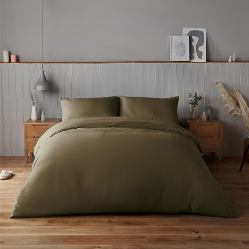 Silentnight Supersoft Duvet Set - Cosy & Comfortable Delicate Touch - Luxurious Easy Care Microfibre with Button Fastening - Stylish Modern Duvet Quilt Cover + Pillowcase Bed Set, Double, Olive Green