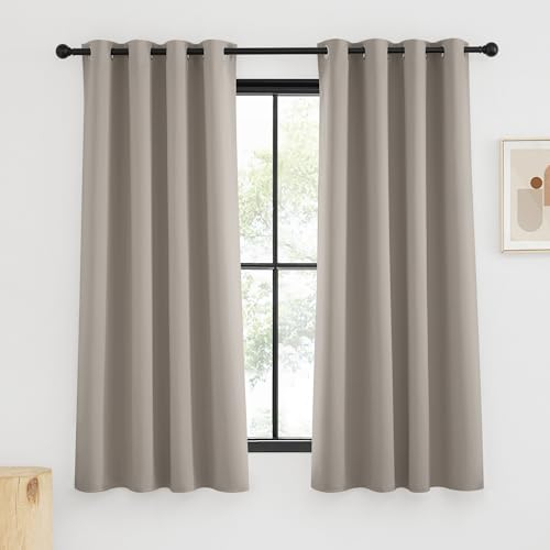 KGORGE Wohnzimmer Vorhänge Wärmeisolierende Ösenschal 2er Set 160 x 140 cm(HxB) Thermogardine mit Ösen Verdunkelungsvorhang Gardinen Blickdicht, Sandfarben