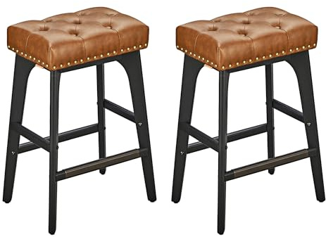 VASAGLE Taburetes de Bar, Juego de 2, Superficie de PU, Botones Acolchados, Bordes con Tachuelas, Patas de Madera, Altura 66 cm, Esquina de Bar, Comedor, Fácil Montaje, Marrón Café LBC085K01