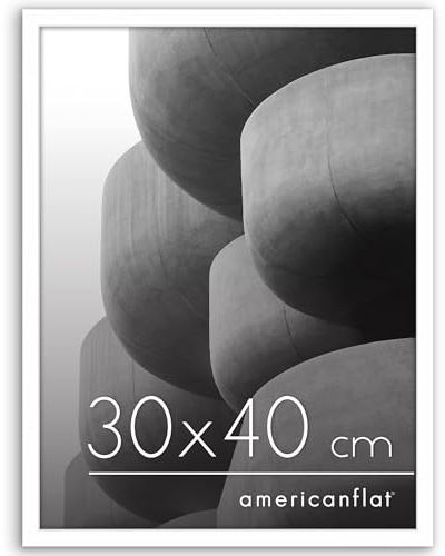 Americanflat Cornice 30x40 cm Bianca - Cornice per Foto 40x30 cm con Bordo Sottile e Pannello Protettivo in Plastica - Portafoto con Ganci Seghettati Integrati per Pareti