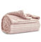 KARACA Ruby Stripe Wellsoft Einzel Decke, Rosa - Kuschelige Wohndecke aus 100% Polyester in stilvollem Design, Maße: 150 x 200 cm