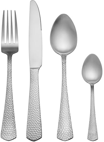 Mikasa Broadway Set di posate in acciaio inox, set di posate in argento per 4 persone - Include 4 coltelli, 4 forchette, 4 cucchiai da dessert e 4 cucchiaini - Lavabile in lavastoviglie