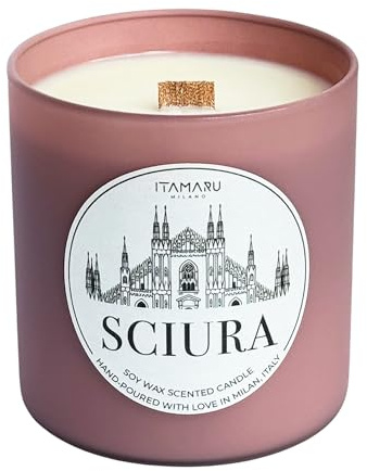 ITAMARU – Candela Profumata Artigianale Sciura, in Cera di Soia 100%, con Stoppino in Legno, Vetro Rosa, 270g – Handmade in Italia | Regalo Donna | Regalo Mamma