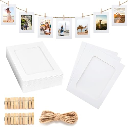 Gyxcelc 20 bolsas de fotos para colgar, color blanco, 10 x 15 cm, marco de fotos de cartón, marco de fotos autoadhesivo para fotos, red de clase, con pinzas de madera y cuerdas de cáñamo