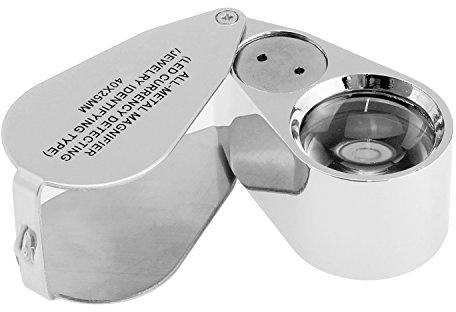 Lupa para Joyería con Iluminación, Tiene Lente UV LED 40X con Estructura Metálica y Vidrio Óptico, Paquete para Punto de Venta de Kare & Kind (40X x 25 mm, Plateado)