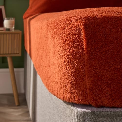 Brentfords Teddy Fleece Fitted Sheet, Easy Care Soft Warm Thermal Super King Fitted Sheet Deep Pocket 25cm Shrinkage & Fade Resistant Teddy Bear Bedding, Rust