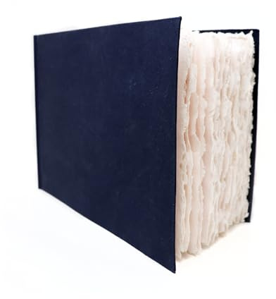 Artway Indigo - Libro di Schizzi in Carta di Cotone - A4 Paesaggio - 70 Facciate/35 Pagine di Carta di Cotone 100% Stracciata da 250gsm a Trama Media - 100% Fatto a Mano