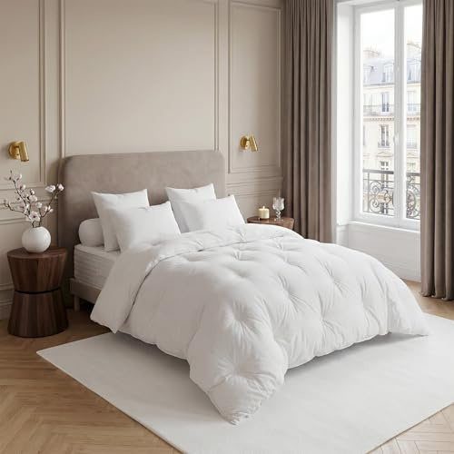 DODO - Couette Tempérée Evasion Hôtel 240x260 cm - Garnissage Fibre siliconée 265g/m² - Gonflant Généreux - Enveloppe 100% Coton - Lit 2 Personnes - Piquage Capiton