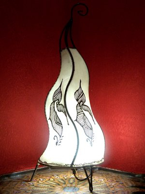 Orientalische Stehlampe Mogador Natur 60cm Lederlampe Hennalampe Lampe | Marokkanische Große Stehlampen aus Metall, Lampenschirm aus Leder | Orientalische Dekoration aus Marokko, Farbe Natur