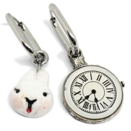Orecchini a cerchio ovale in acciaio a tema Alice con bianconiglio e orologio
