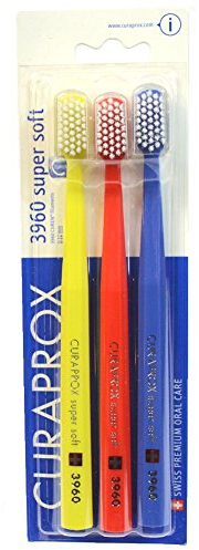 Curaprox 3 x Zahnbürste CS 3960 Super Soft - Handzahnbürste für Erwachsene mit 3960 Super Soft CUREN Borsten - 3 Stück, zufällige Farbe