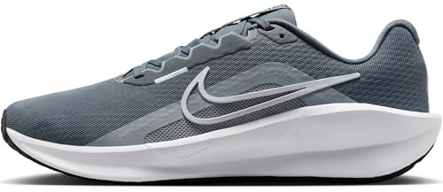 NIKE Herren Downshifter 13 Sneaker, Cool Grey White Wolf Grey Pure Platinum, 45 EU