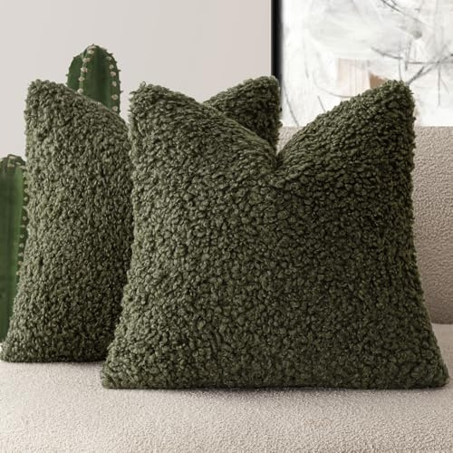 Foindtower - Juego de 2 Fundas de cojín de Piel sintética, 55 x 55 cm, Suaves y mullidas, Fundas Tipo Sherpa de Piel de Oveja, decoración para Cama, sofá y Sala de Estar, Verde Oliva