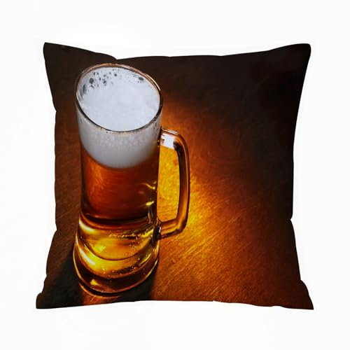AELKSP Kissenbezug Kissenhülle Haus Dekorativ Für Jungen/Mädchen Wohnzimmer Schlafzimmer Sofa Stuhl Kissenbezüge,Nahaufnahme Einer Tasse Bier auf einem dekorativen Läufer aus Holz,45x45 cm