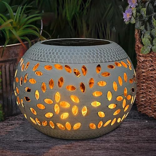Vesidoloy Lanternes solaires d'extérieur à poser - Lampes solaires décoratives de jardin - Lampes solaires d'extérieur étanches - Lanterne solaire creuse vintage en métal - 15,5 x 15,5 x 11,5 cm