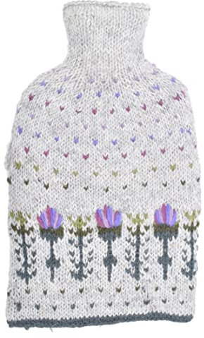 Pachamama Handgestrickter Wärmflaschenbezug und 2 Liter Wärmflasche – Schottendistel-Design, mehrfarbig, handgefertigt, Fair Trade, mehrfarbig