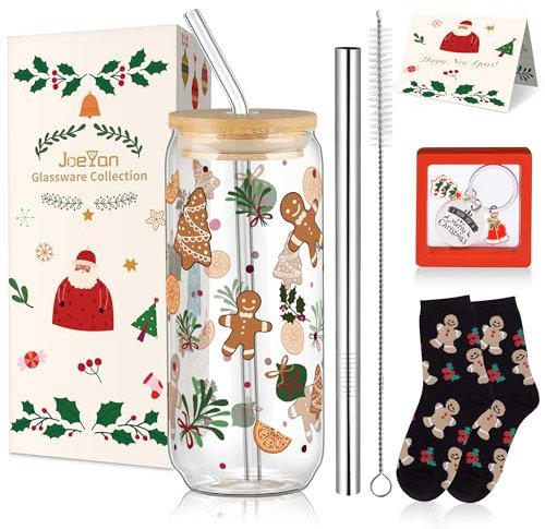 Joeyan 600ml Christmas Cups with Lids and Straws, Cute Gingerbread Man Glass Tumbler Iced Coffee Cup with Card Keychain and Socks, Drinking Glasses Coffee Mug Basket Xmas Gifts for Kids Women Men