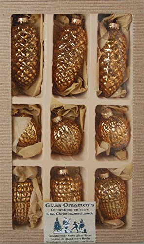 Dekohelden24 Lauschaer Christbaumschmuck - 9er Set, Zapfen - Eicheln - Walnüsse, 8 cm in Gold mit goldenem Krönchen + 50 Schnellaufhänger in Gold GRATIS zu Ihrer Bestellung dazu !