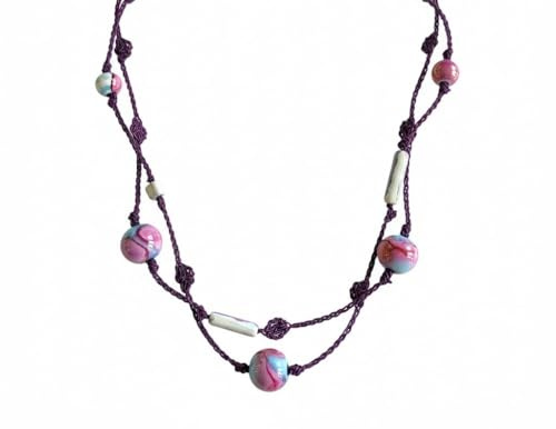 Collana lunga artigianale fatta a mano, lavorata all'uncinetto con filato tessuto viola ed elementi in ceramica smaltata, chiusura a T ricamata, si indossa a doppio giro – Idea regalo. Pezzo unico.