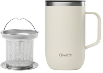 QWETCH - Taza Térmica con Asa e Infusor - Acero Inox Reciclado 470ml Arena - Taza Café y Té Isotérmica - 6h Caliente & 12h Fría - Tapa Antiderrames - Termo Infusiones para Llevar