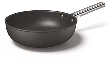 Smeg, Wok Antiaderente CKFW3001BLM, Diametro 30 cm, Manico Ergonomico in Acciaio Inossidabile, Per Tutti i Piani Cottura, Fino a 250° in Forno, Capacità 5,3L, Nero