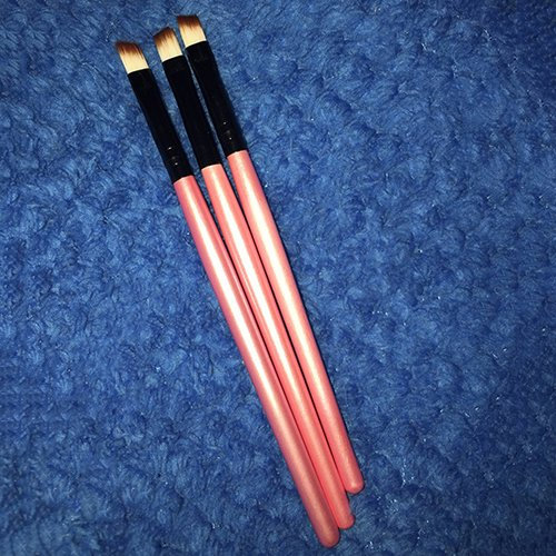 Brussels08 Lot de 3 pinceaux de maquillage professionnels pour eyeliner, sourcils, sourcils, sourcils, sourcils, eyeliner, pinceau plat biseauté, outils de maquillage aléatoires