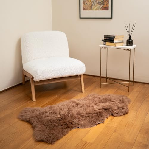 MUCHI OLLENGO RUG Tappeto in Vera Pelliccia di Montone Merino Naturale, ideale come Tappeto, Scendiletto, Copridivano e Coprisedia, 90 x 60 cm, Cuoio