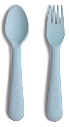 Mushie Set Forchetta e Cucchiaio per Bambini | Set di Posate Riutilizzabili per la Cena | Lavabili in Lavastoviglie e adatti al Microonde | Facili da Impugnare | Fabbricato in Danimarca | Powder Blue
