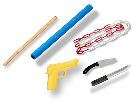 Ju-Jutsu Waffenset 3: 2 Stöcke, 2 Messer, Gummipistole, Kette