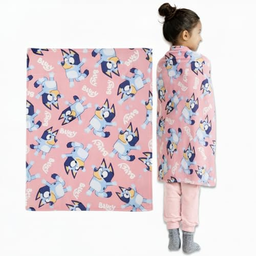 Bluey Manta Coralina Rosa 100 x 140 cm | Licencia Oficial | Suave y Cálida | 100% Poliéster Coral | para niños y Fans | Lavable y de Secado rápido