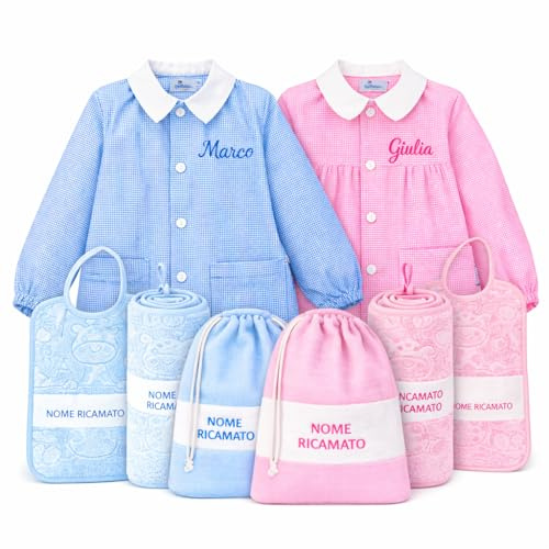 Ristohouse Kit Asilo Personalizzabile con Nome Ricamato – Grembiule Scuola Materna Bambino/Bambina con Sacca, Bavaglino o Asciugamano – Set Asilo 100% Cotone