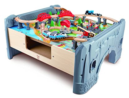 Hape E3766 Spieltisch Eisenbahnlandschaft mit batteriebetriebener Lok Mehrfarbig