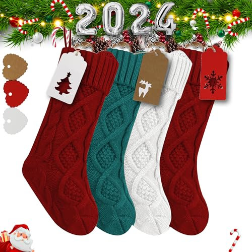 RFAQK Große Weihnachtsstrümpfe, 4 Stück, rot, weiß, grün, Burgunderrot, elfenbeinfarben, dehnbar, gestrickt, Weihnachtsstrümpfe mit 50 personalisierten Geschenkanhängern für Familie, Urlaub